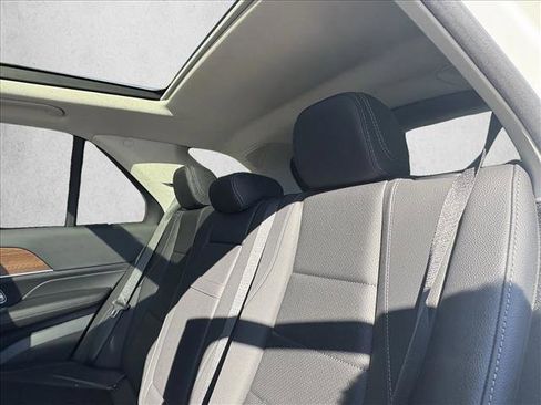 Used 2025 Mercedes-Benz GLE 350 4MATIC image 16