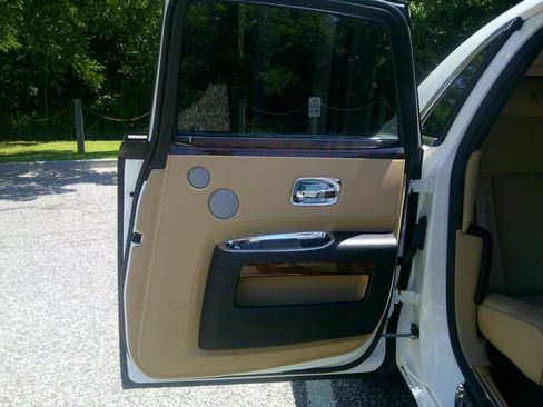 Used 2013 Rolls-Royce Ghost RWD image 76