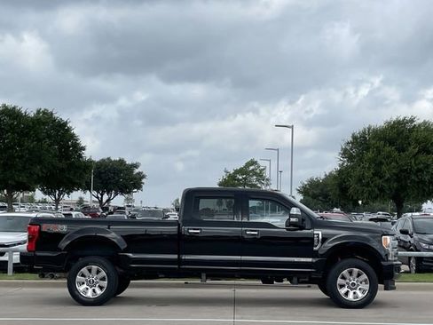 Used 2017 Ford F250 Platinum w/ Platinum Ultimate Package AWD/4WD image 3