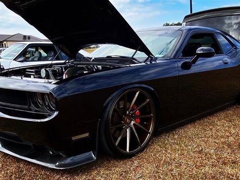 Used 2009 Dodge Challenger SRT8 w/ SRT Option Group II image 4