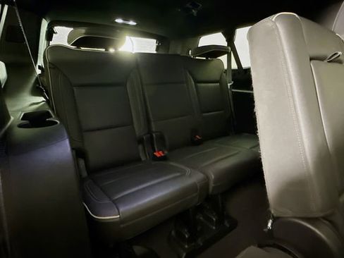 Used 2023 GMC Yukon XL SLT w/ SLT Luxury Package image 29