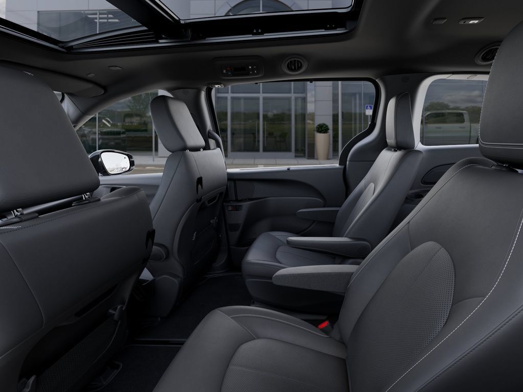 New 2026 Chrysler Pacifica Select AWD/4WD image 24