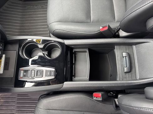 Used 2021 Honda Pilot Elite image 24