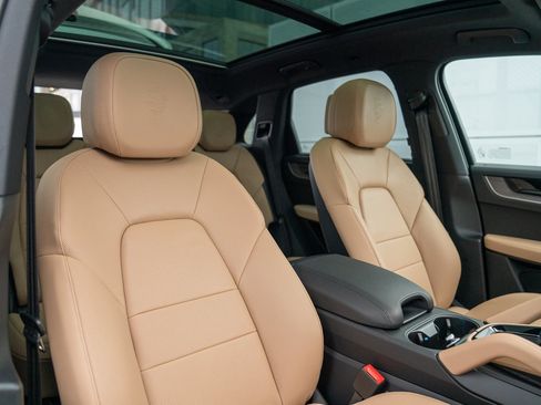 Certified 2026 Porsche Cayenne AWD/4WD image 26