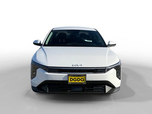 New 2025 Kia K4 LXS image 8