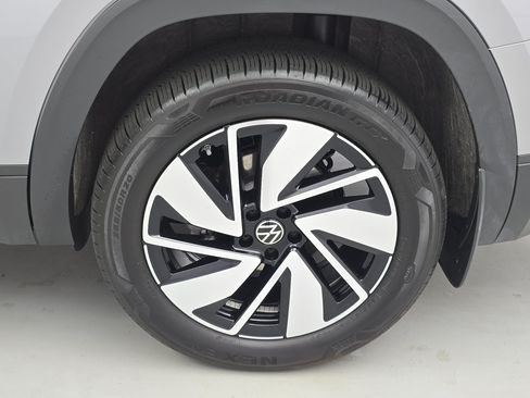 Certified 2025 Volkswagen Atlas SE AWD/4WD image 35
