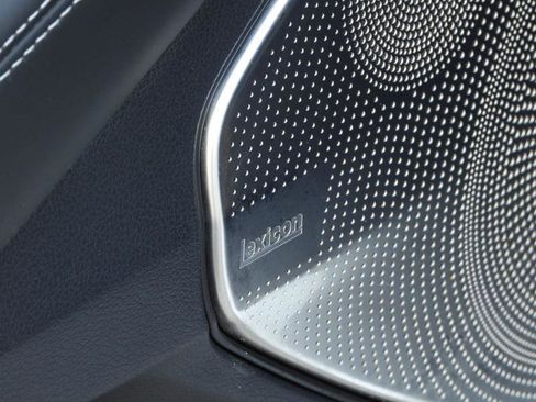 Used 2020 Genesis G90 3.3T Premium image 64