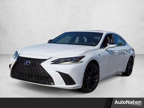 Used 2022 Lexus ES 300h F Sport image 1