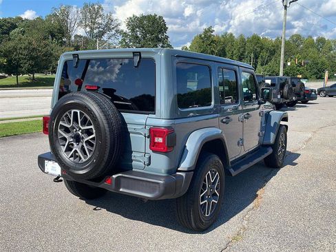 Used 2024 Jeep Wrangler Unlimited Sahara AWD/4WD image 3