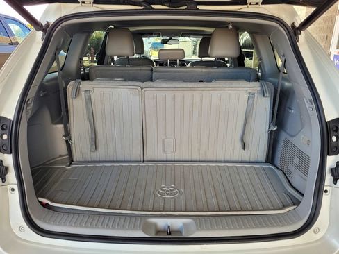Used 2016 Toyota Highlander XLE AWD/4WD image 6
