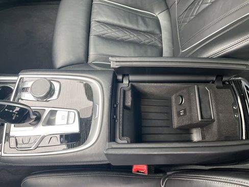 Used 2022 BMW 740i xDrive w/ M Sport Package image 13