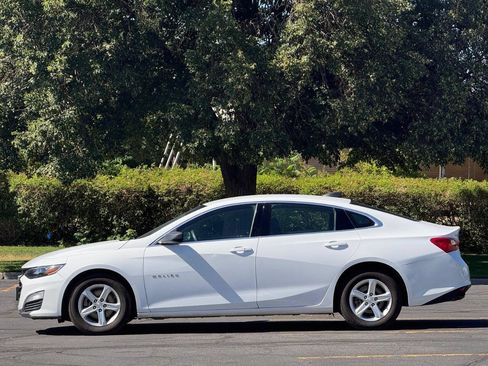 Used 2022 Chevrolet Malibu LS w/ LPO, Convenience Package 1 FWD image 2