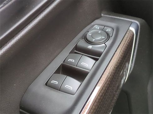 Used 2021 Chevrolet Silverado 1500 RST image 23