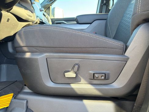 New 2027 RAM 3500 Big Horn AWD/4WD image 15
