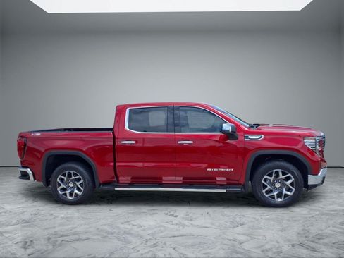 Used 2025 GMC Sierra 1500 SLT AWD/4WD image 8