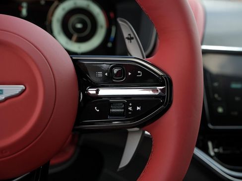 New 2026 Aston Martin DBX 707 image 19