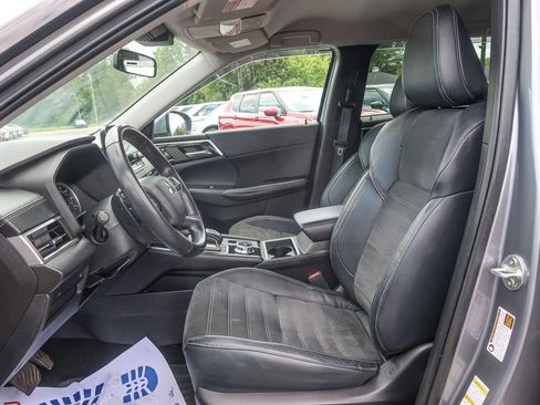 Used 2022 Mitsubishi Outlander SE AWD/4WD image 23
