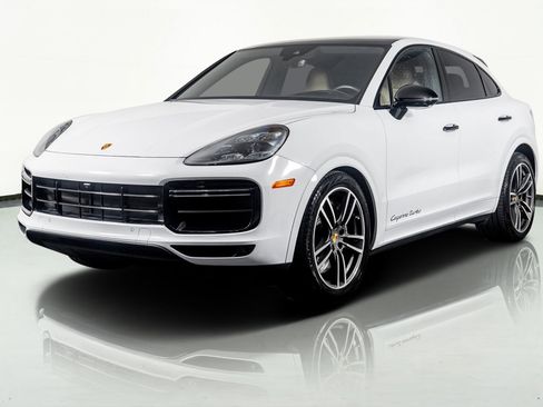 Used 2023 Porsche Cayenne Turbo w/ Premium Package Plus (PI3) image 21
