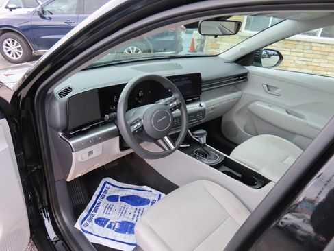Used 2025 Hyundai Kona SEL AWD/4WD image 6