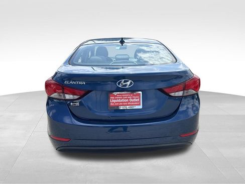 Used 2016 Hyundai Elantra SE w/ Option Group 02 FWD image 4