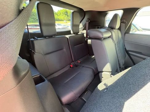 Used 2025 Mitsubishi Outlander SE FWD image 29