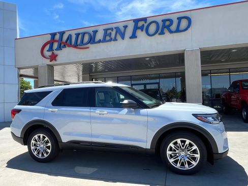 New 2026 Ford Explorer Active w/ Active Comfort Package AWD/4WD image 35