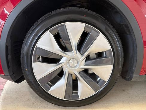 Used 2020 Tesla Model Y Long Range AWD/4WD image 13