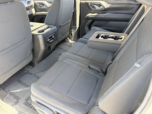Used 2021 Chevrolet Suburban LS RWD image 16