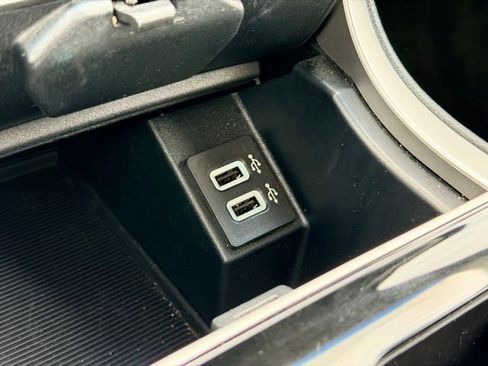 Used 2019 Ford Edge SEL w/ Equipment Group 201A AWD/4WD image 16