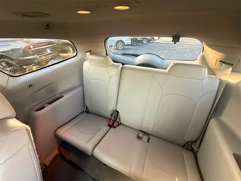 Used 2017 Buick Enclave Premium image 4