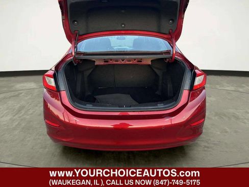Used 2019 Chevrolet Cruze LT image 13