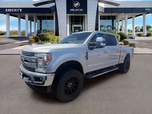 Used 2019 Ford F250 Lariat w/ Lariat Ultimate Package AWD/4WD image 4