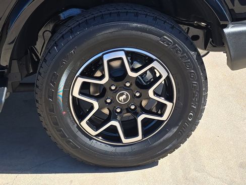 New 2026 Ford Bronco Outer Banks AWD/4WD image 29