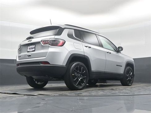 New 2026 Jeep Compass Latitude image 40