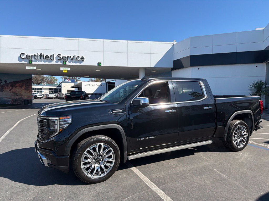 Used 2022 GMC Sierra 1500 Denali Ultimate AWD/4WD image 1