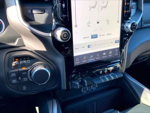 New 2026 RAM 1500 Big Horn AWD/4WD image 18