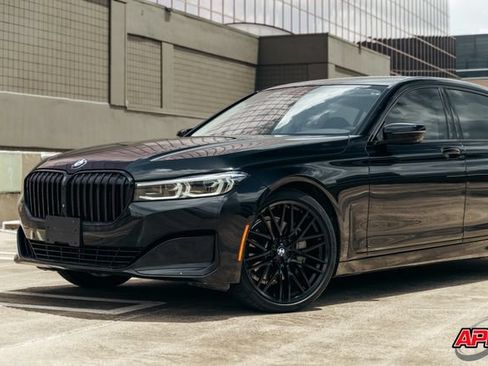 Used 2020 BMW 740i w/ Cold Weather Package RWD image 31