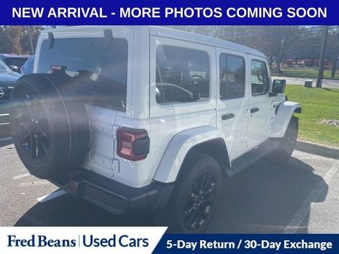 Used 2022 Jeep Wrangler Unlimited Sahara w/ Cold Weather Group image 7