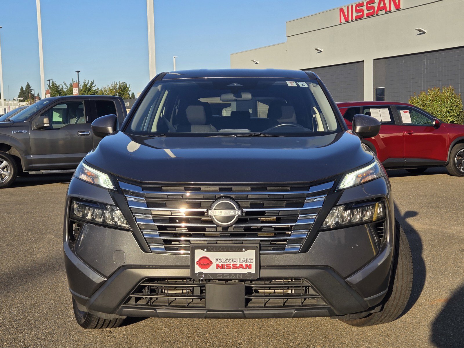 Certified 2025 Nissan Rogue SV AWD/4WD image 2