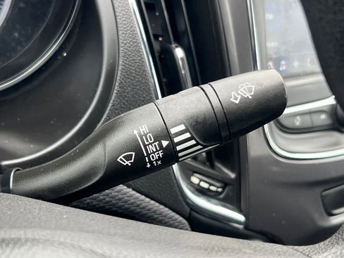 Used 2019 Chevrolet Cruze LS FWD image 25