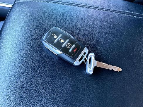 Used 2019 RAM 1500 Big Horn AWD/4WD image 10