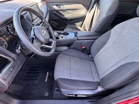 Certified 2023 Nissan Rogue SV image 11