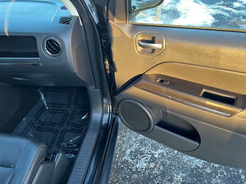 Used 2009 Jeep Compass Limited w/ Sun/Sound Group image 28