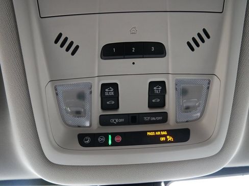 Used 2023 GMC Acadia Denali w/ Denali Ultimate Package AWD/4WD image 24