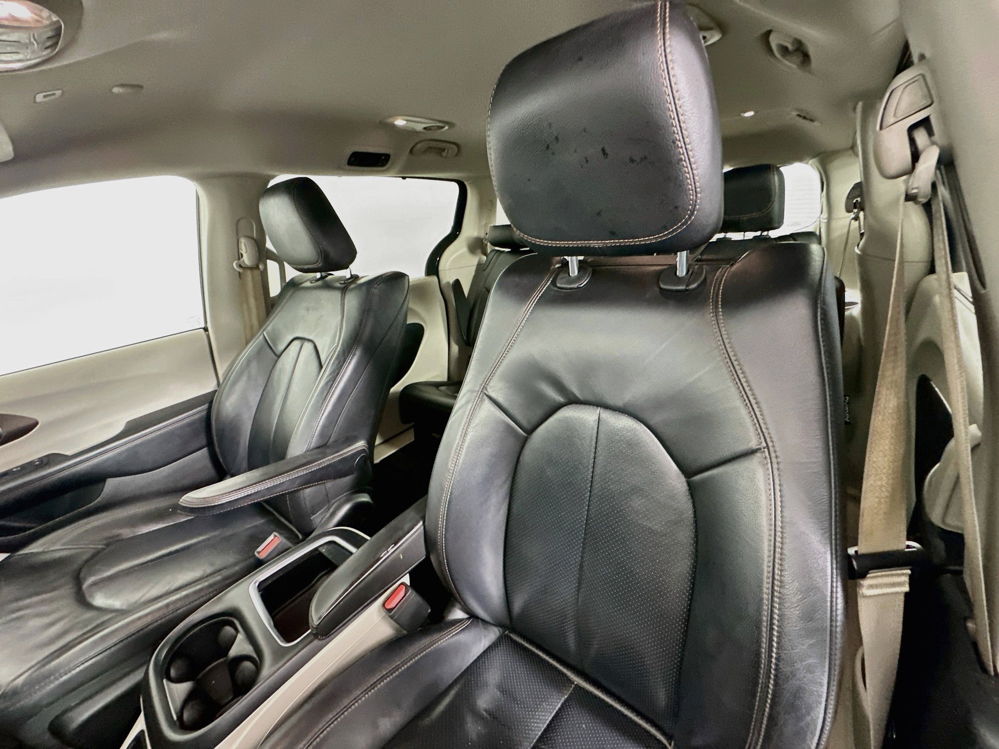 Used 2018 Chrysler Pacifica Touring-L Plus FWD image 20