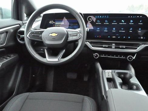 New 2026 Chevrolet Equinox EV LT image 15
