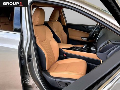 Used 2024 Lexus NX 250 FWD image 8