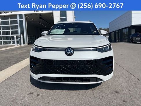 New 2026 Volkswagen Tiguan SEL R-Line image 2