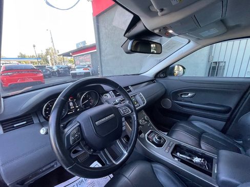 Used 2018 Land Rover Range Rover Evoque SE image 9
