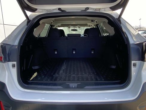 Used 2021 Subaru Outback Premium image 8